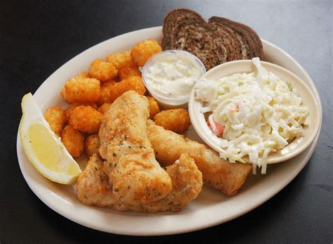  Milwaukee Fish Fry! Crispy Batter Meets Juicy White Fish for a Taste Sensation You Won't Forget!